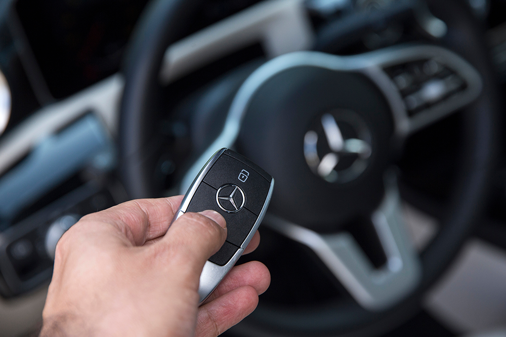 Mercedes steering wheel and fob